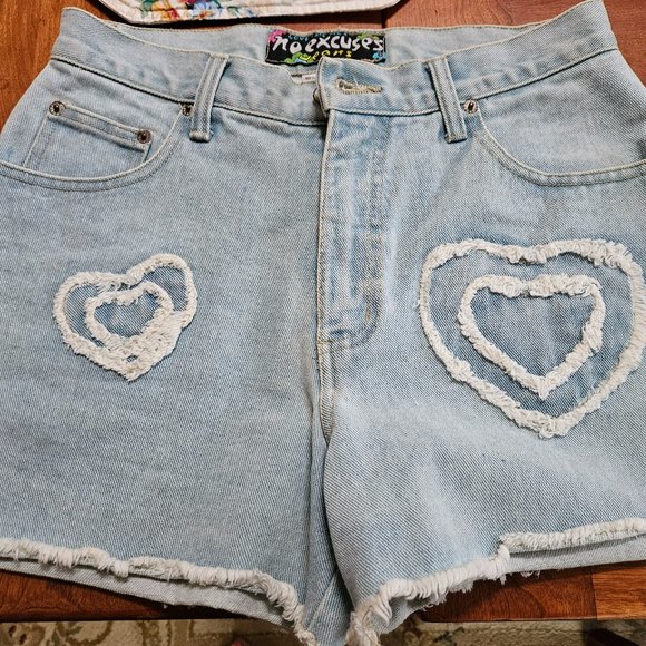 jean cut off shorts with hearts motif one heart on back pocket size7 to 8 - Picture 1 of 4
